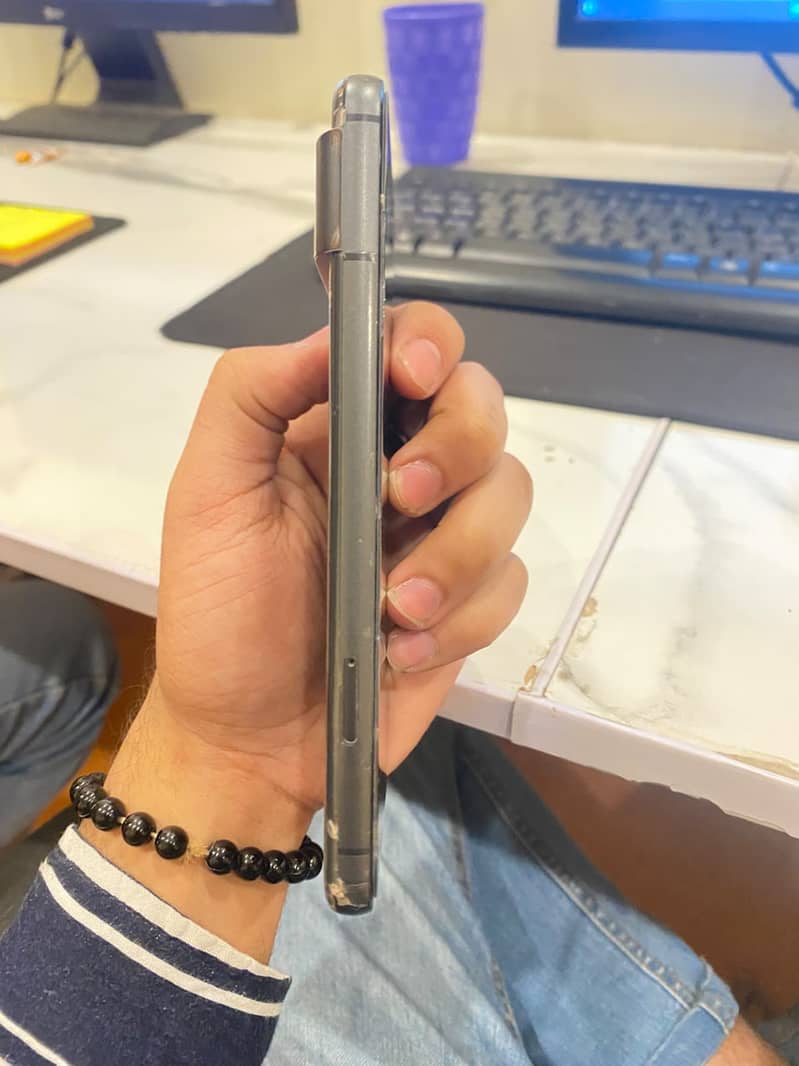 Google Pixel 8 5
