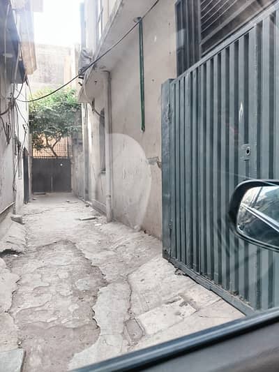 3 Marla Used Corner house for sale   good location, near to main road, near to orange line station.