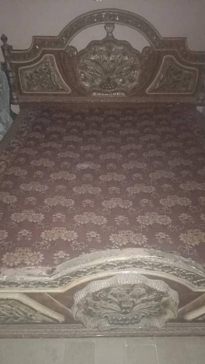 wooden double size bed (used)