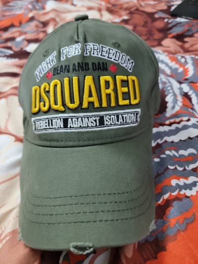 Dsquared cap made in italy.