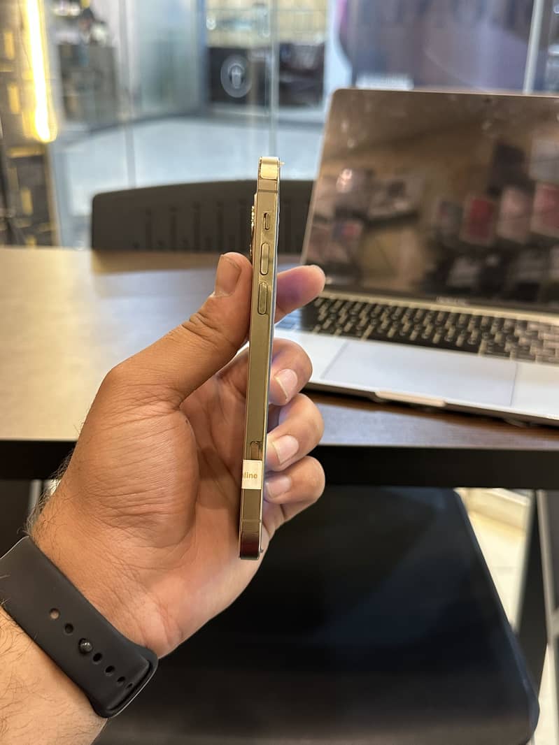 Iphone12Pro 1