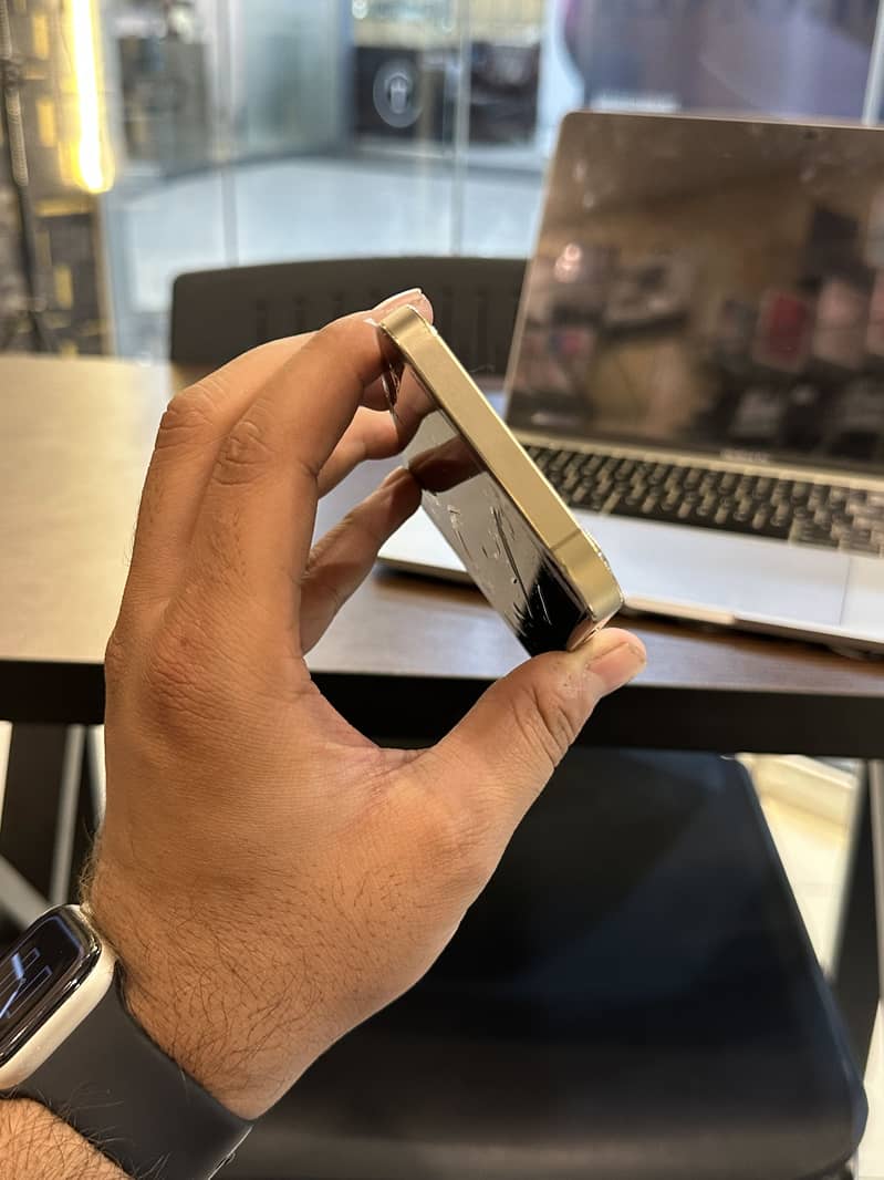 Iphone12Pro 4