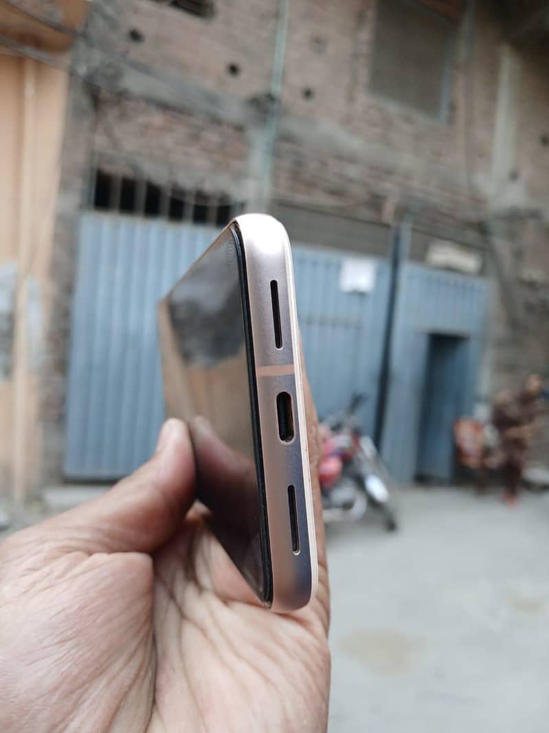 Google Pixel 8 2