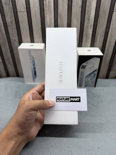 Series 11 | Natural Titanium | Stainless Steel | 42mm | Gray SportBand