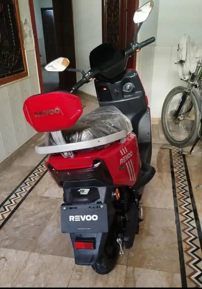 Revoo A12 LFP (Lithium Ion Phosphate)