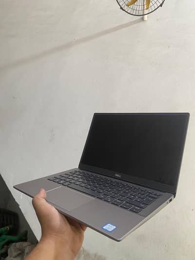 Dell latitude 3301(i5-8th) 8gb /256 gb slim and smat new laptop