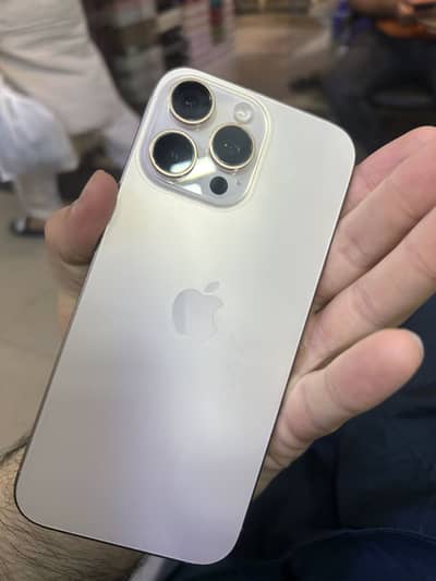 Apple iPhone 16 Pro Max