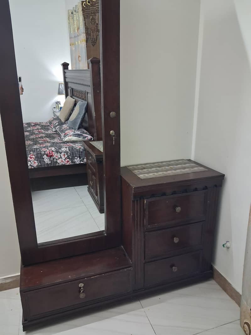 Bed set and dressing table 1