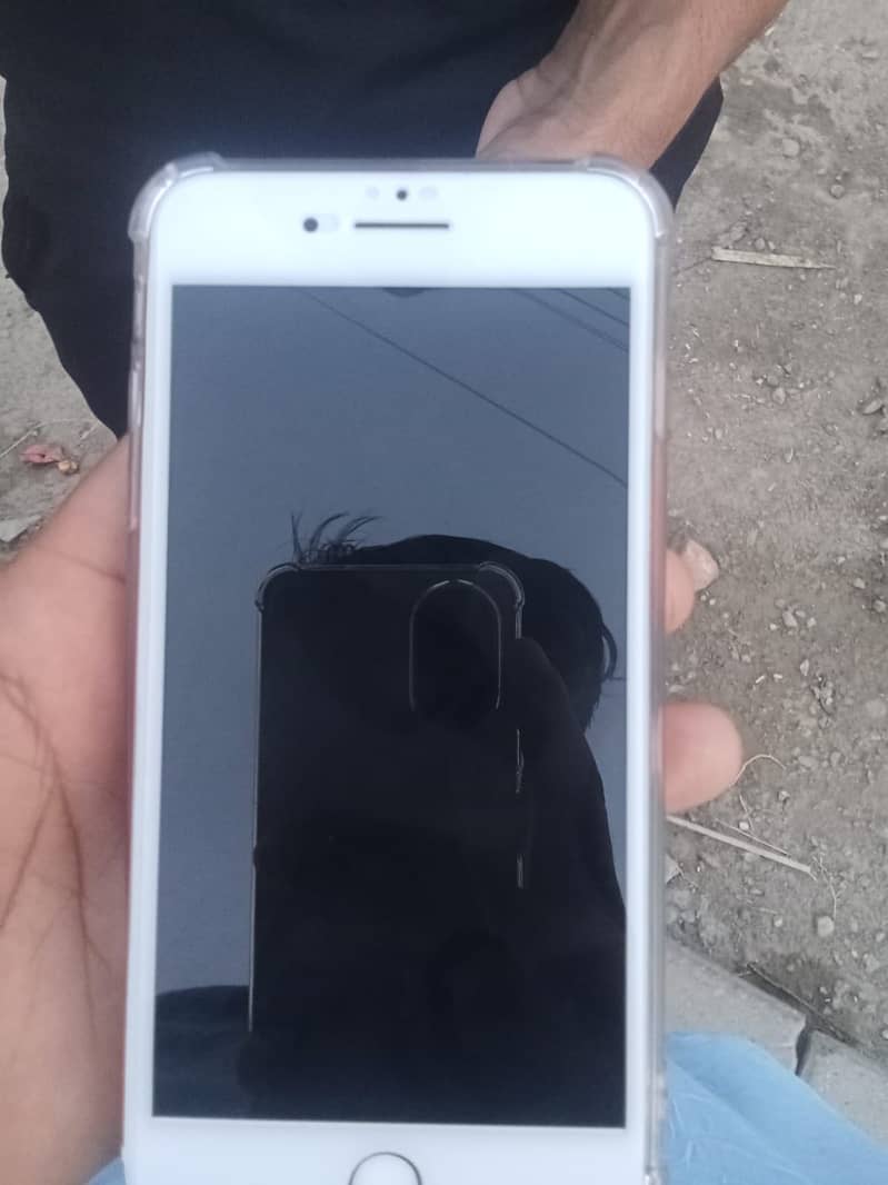 Apple iPhone 7 Plus 10