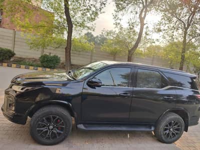 Toyota Fortuner GR-s 2024
