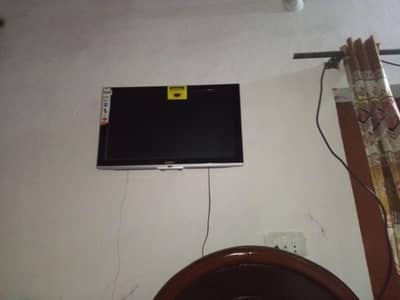 10 din used ma h Samsung led brand ha