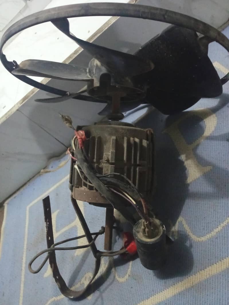 bracket fan 1