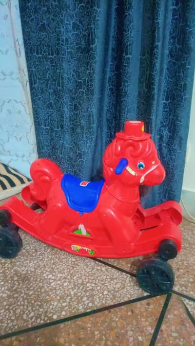 2in one baby hourse swing. . condition is very good. . kids were not used