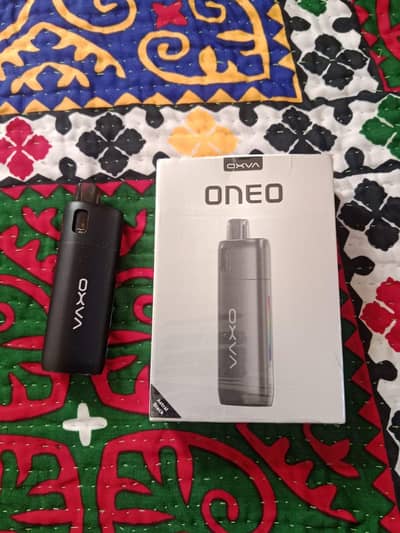 Oneo Oxva vape along with 100ml freebase