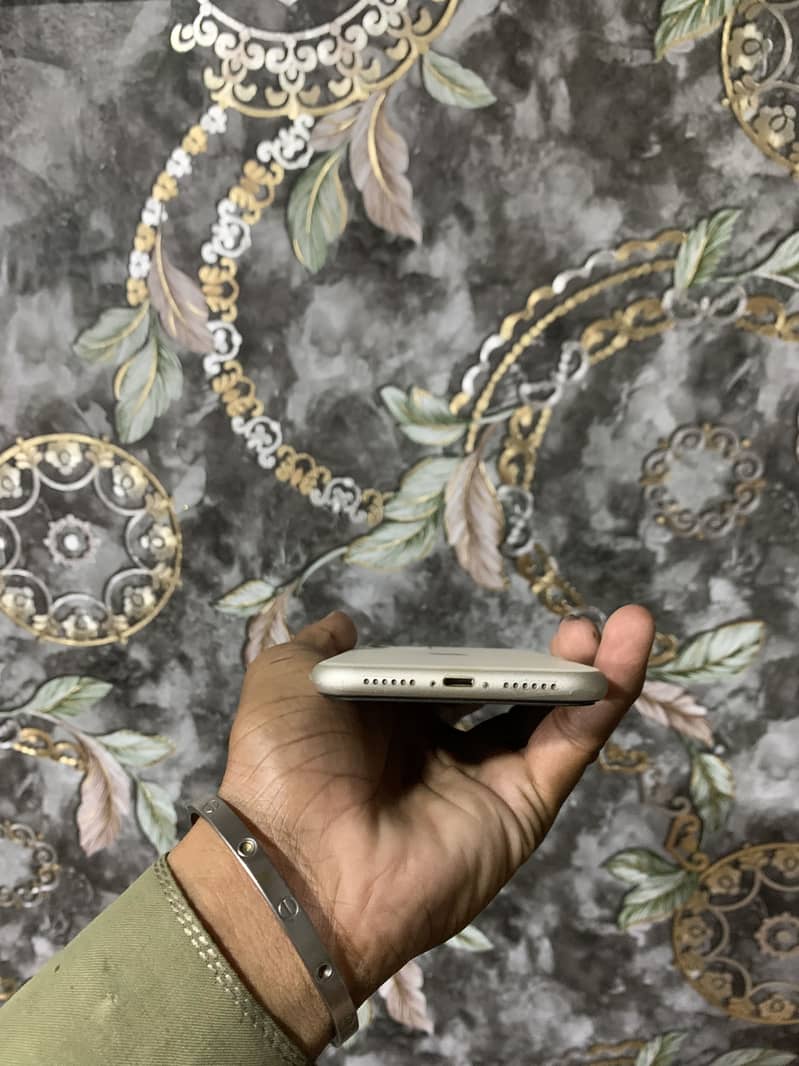 iPhone 11 2