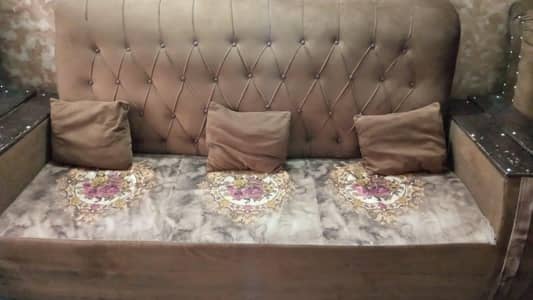 I want sale home use sofa set good conditions