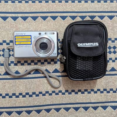 Sony CyberShot DSC S750 with Battery for sale in mint condition