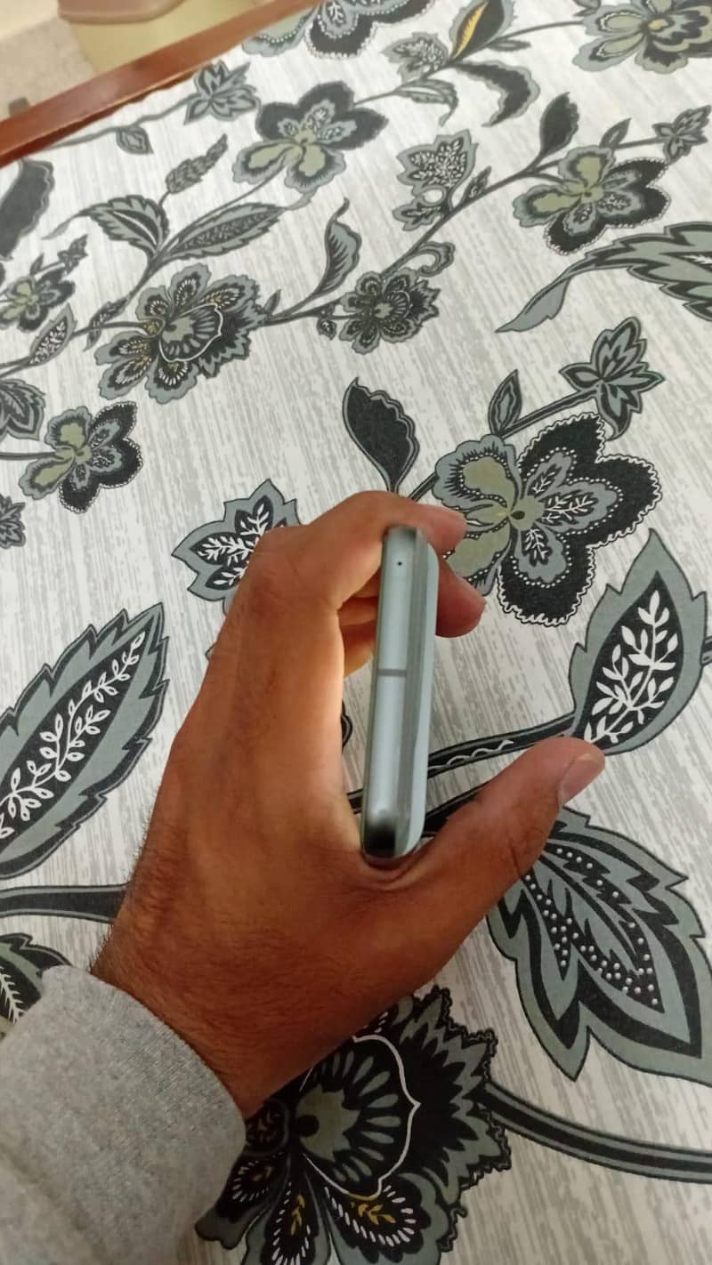 Google Pixel 8 2