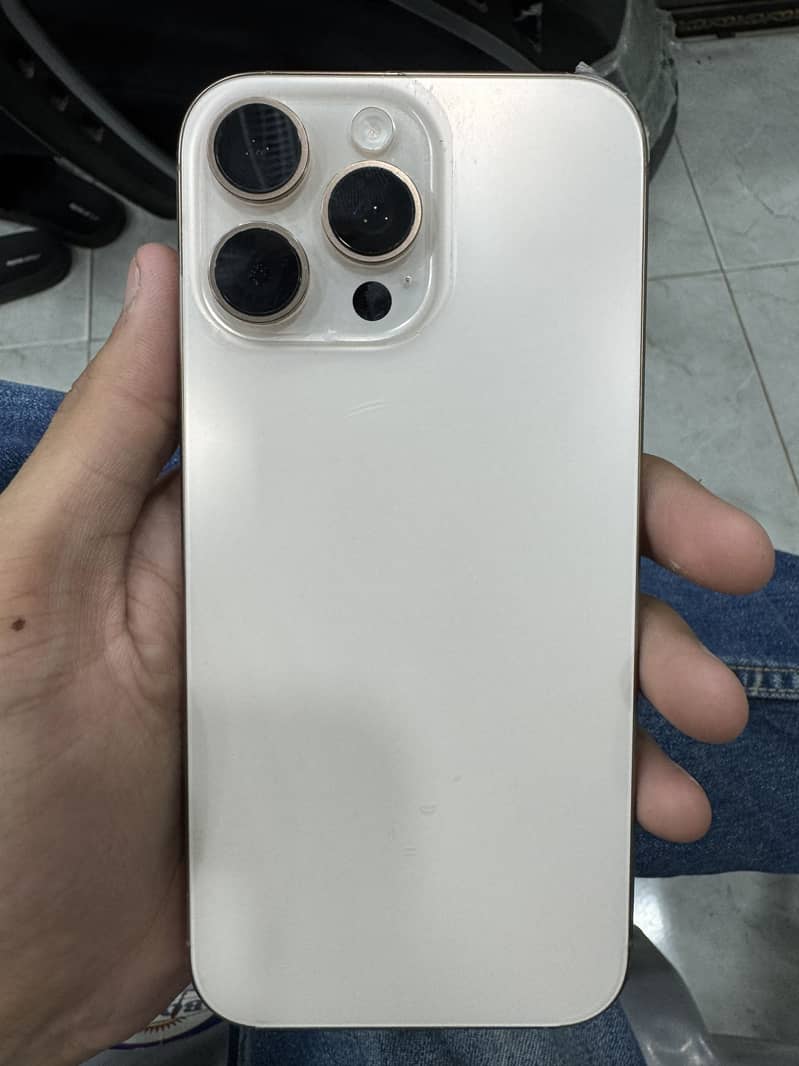 Iphone 16 pro max 6