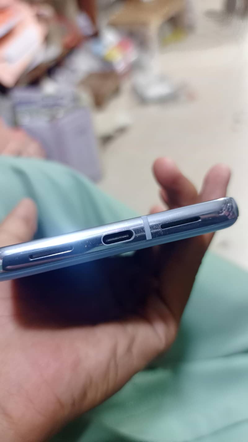 Google Pixel 8 Pro 2