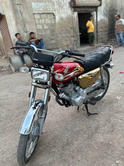 Honda 125 special edition golden