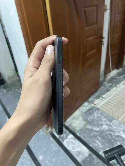 Iphone 16 jv 128gb condition 10/10 88%bh all ok exchnge posible 15 pro