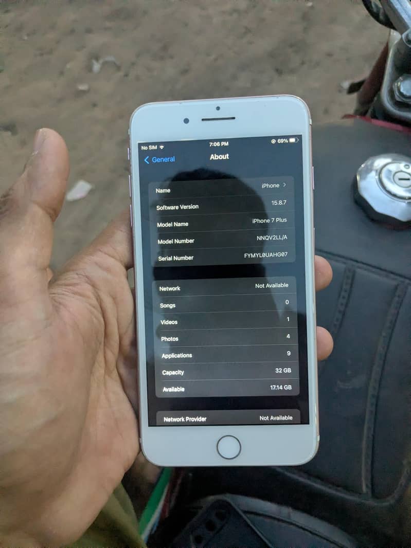 Apple iPhone 7 Plus 1