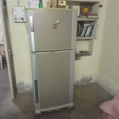 dawlance fridge for urgent sale
