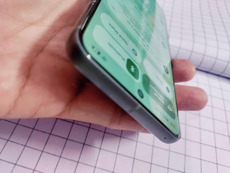 Google pixel 8 3