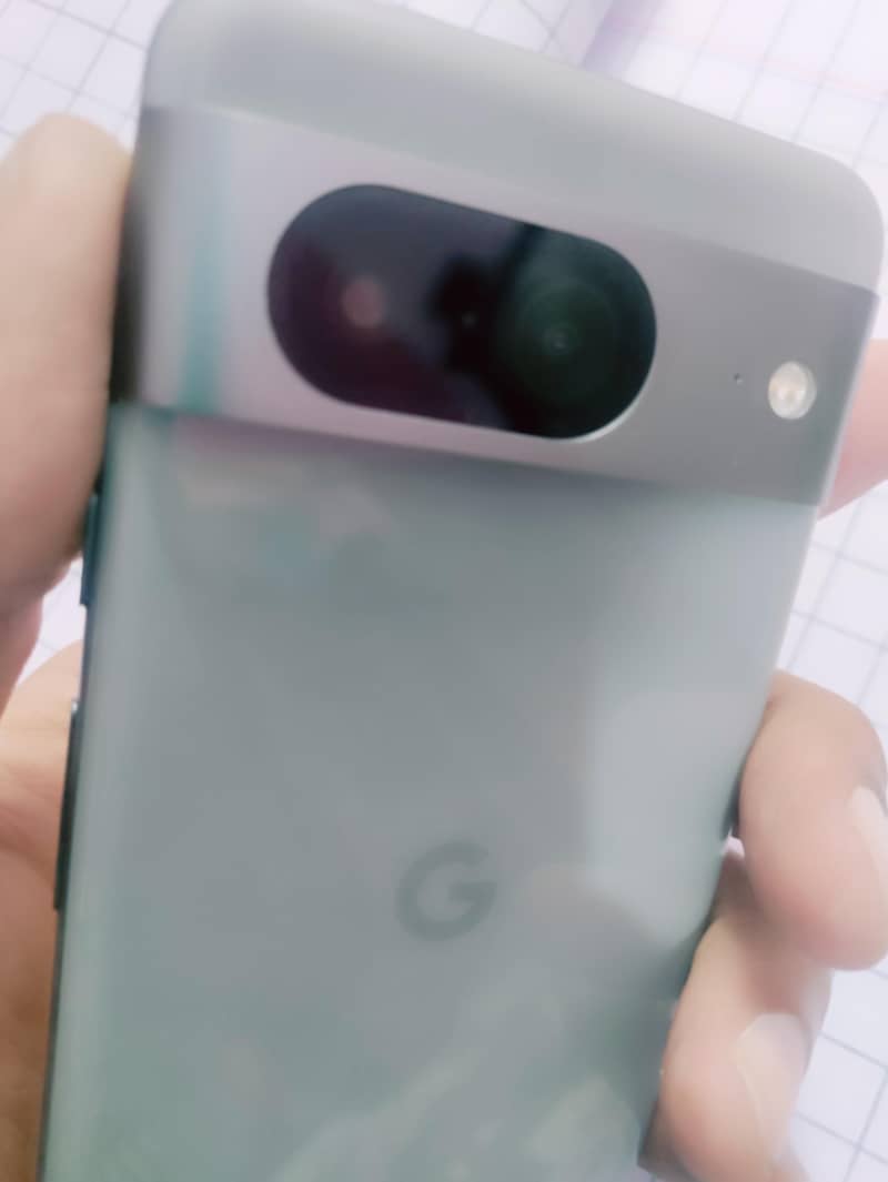 Google pixel 8 4