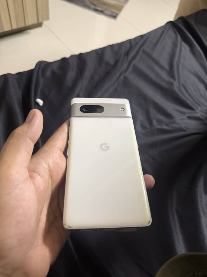 Google Pixel 7 4