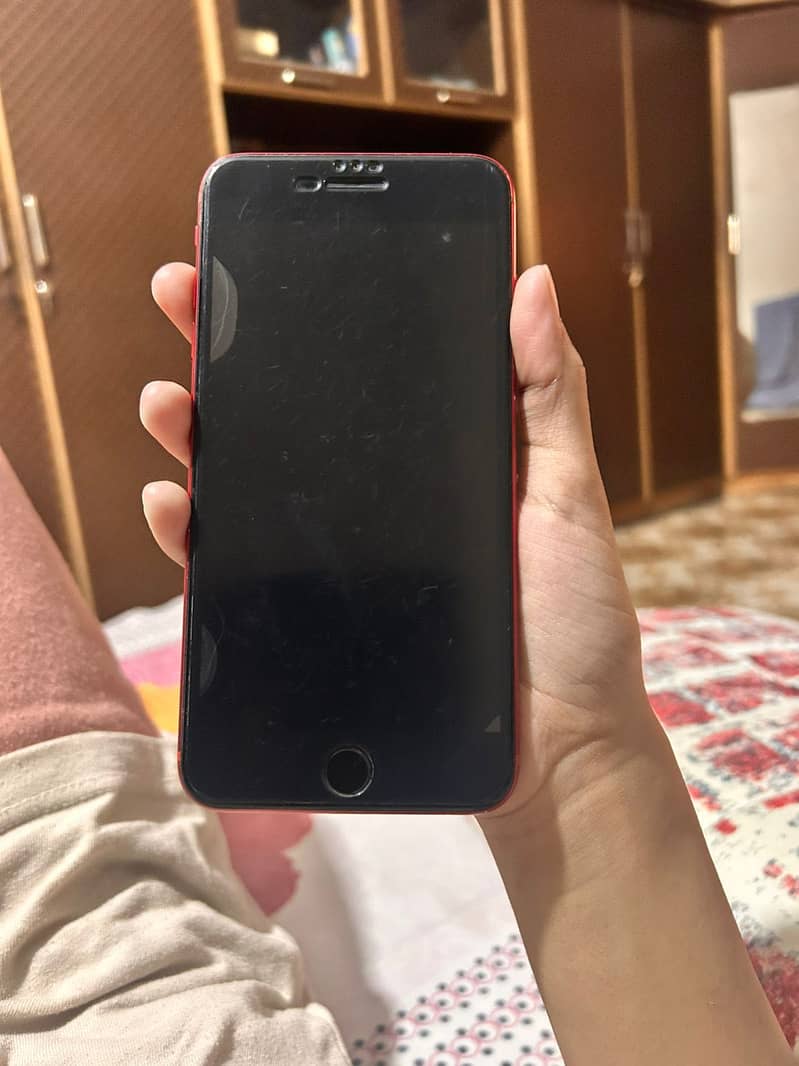 Apple iPhone 8 Plus 4
