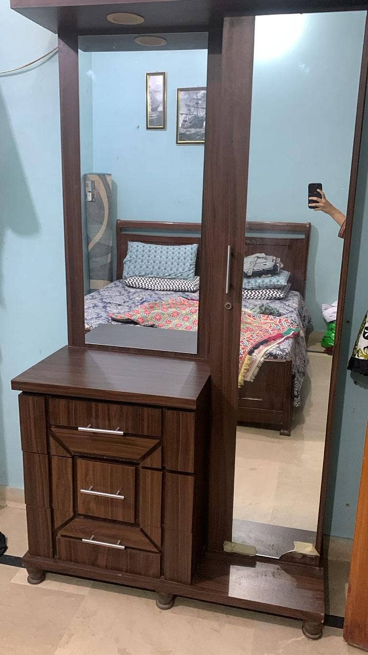 Dressing table 0