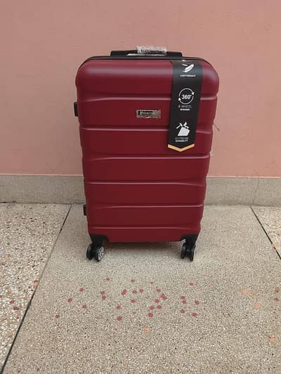 imported travel suitcase medium size new unbreakable