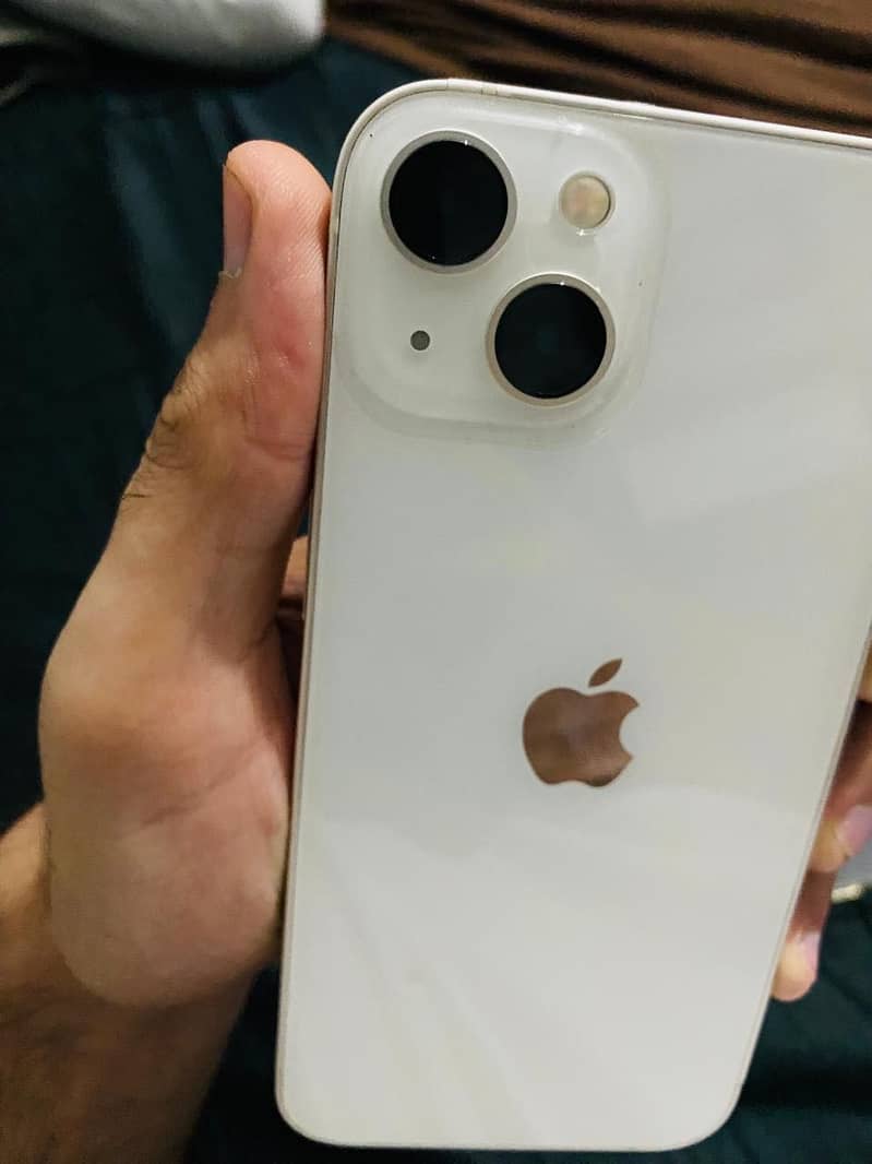 Apple iPhone 13 4