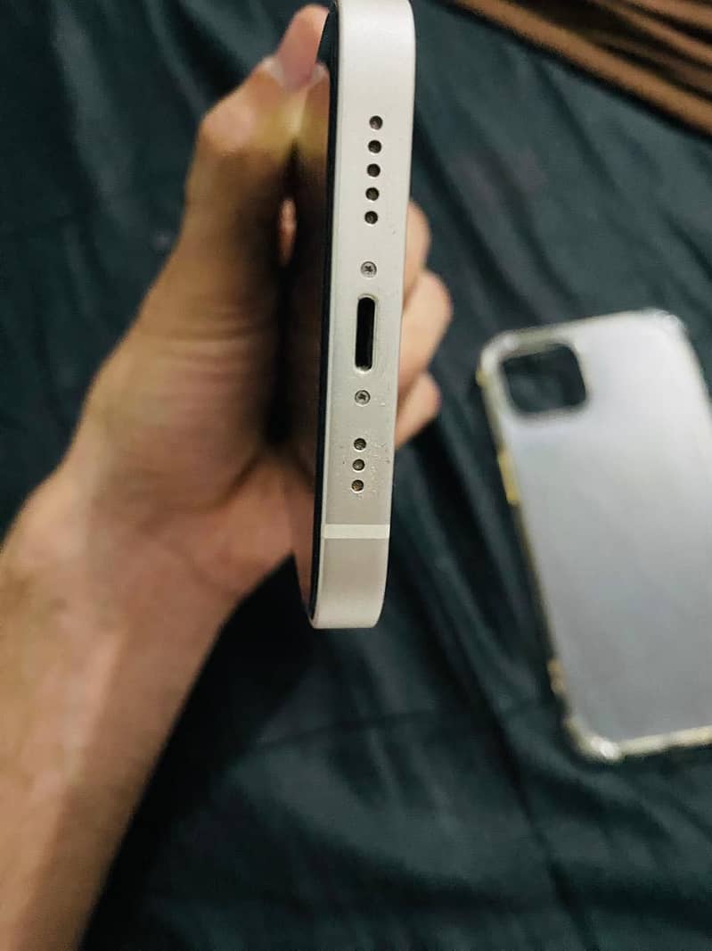 Apple iPhone 13 6