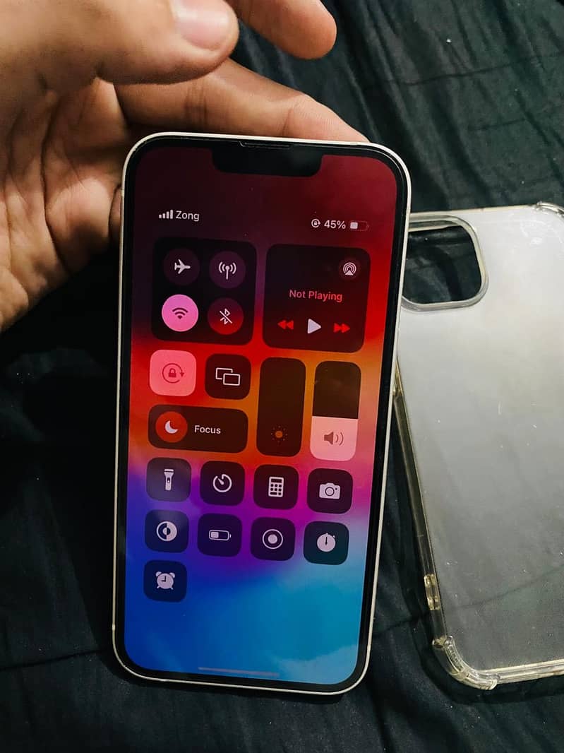 Apple iPhone 13 7