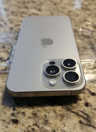 Apple iPhone 15 Pro Max (256GB)