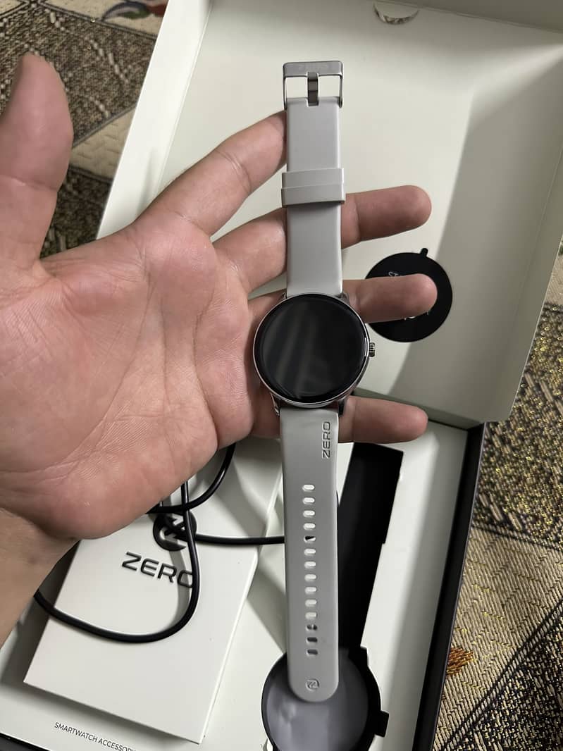 Zero luna Watch 1