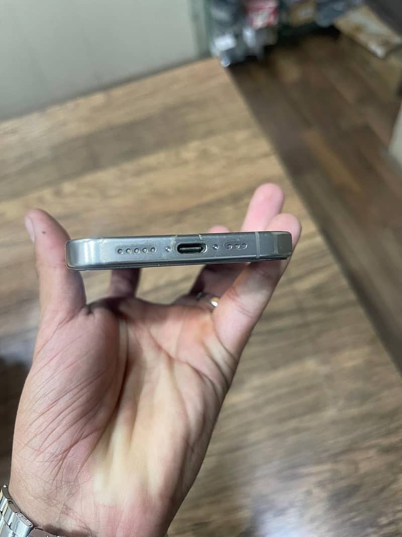 iPhone 15 Pro 2