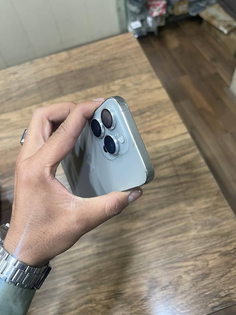 iPhone 15 Pro 3