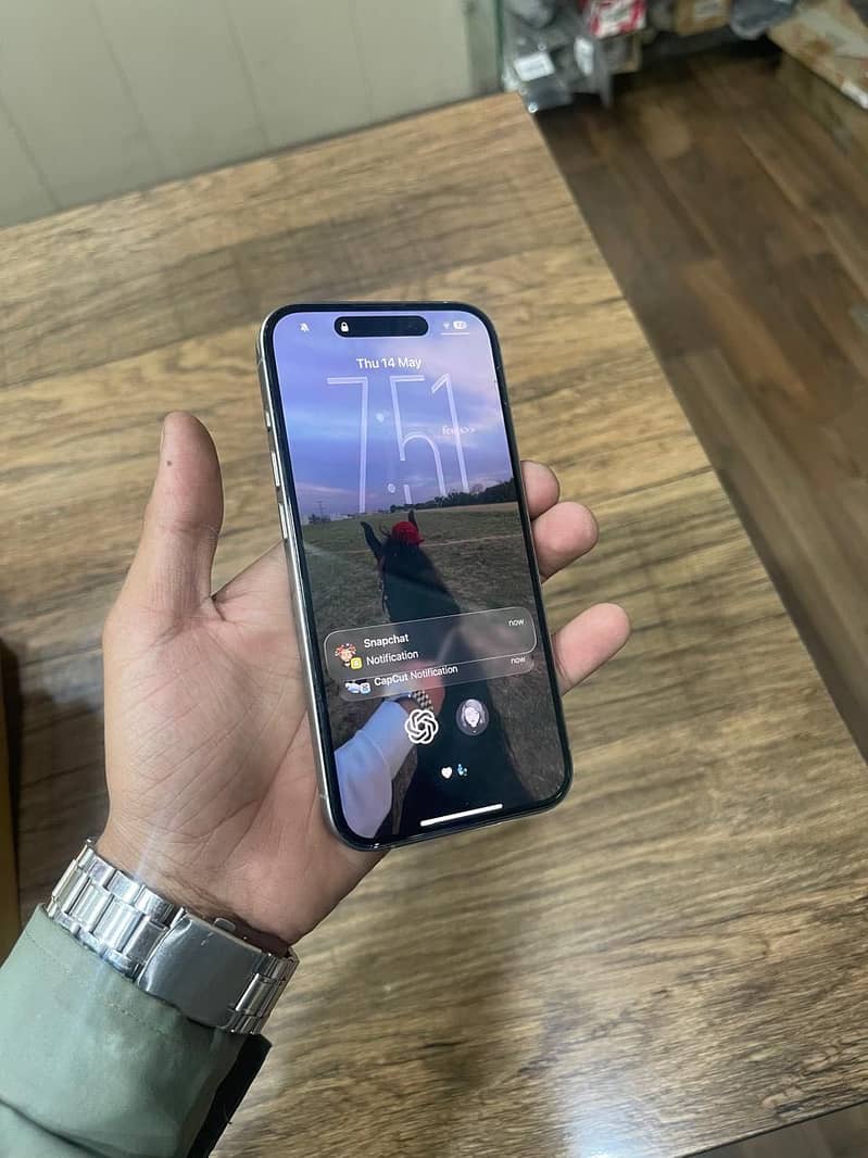 iPhone 15 Pro 4