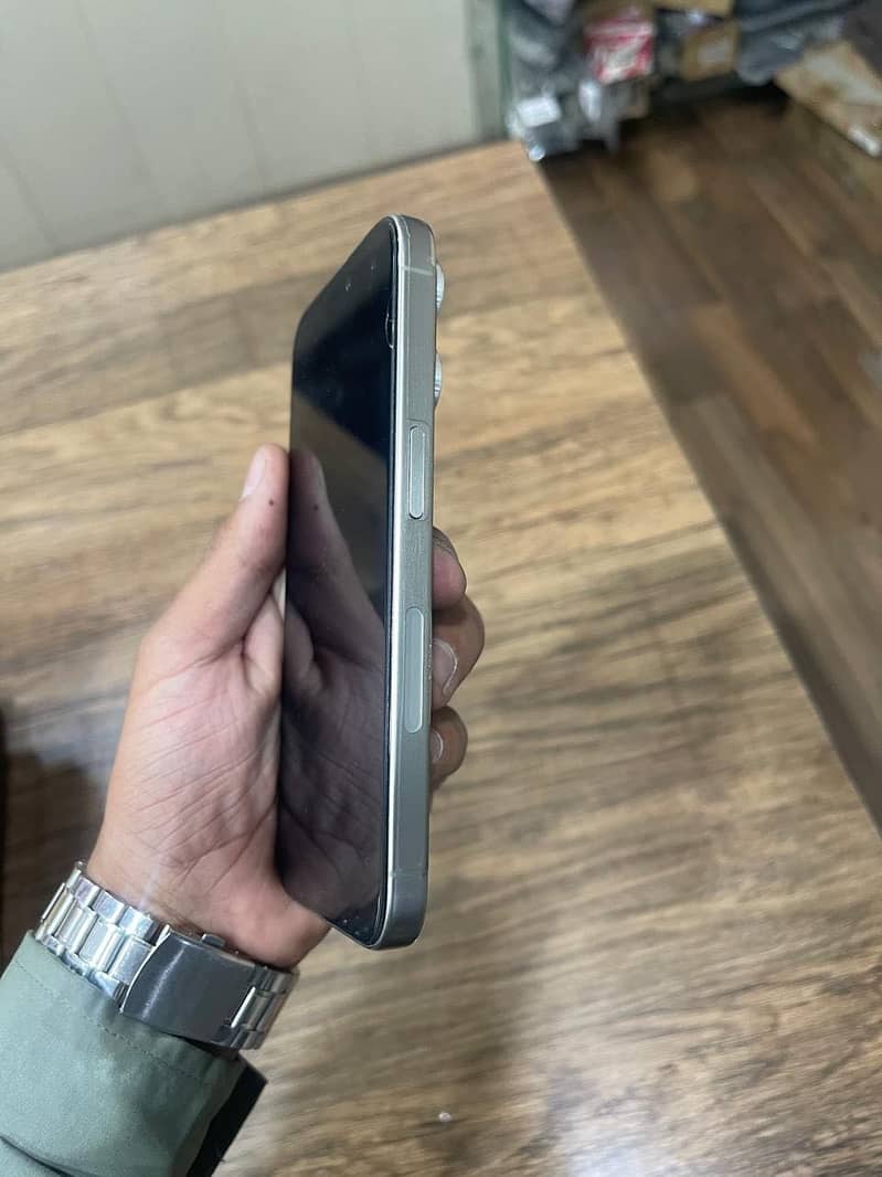 iPhone 15 Pro 5