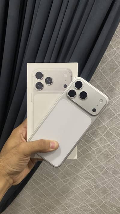 iPhone 17 Pro Max Silver LLA ( Non active 4 months simtime )