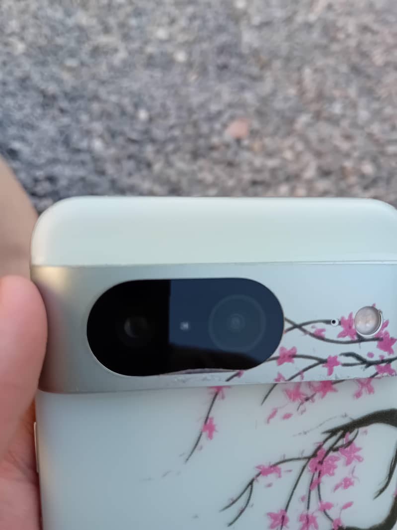 Google Pixel 8 6