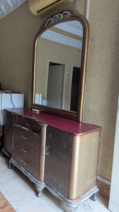 Dressing Table with Mirror and Storage – Great Condition