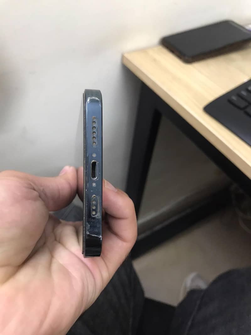 Apple iPhone 12 Pro Max 1