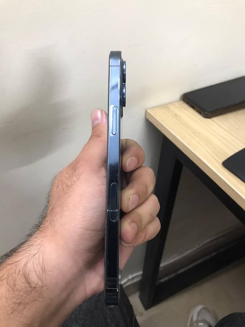 Apple iPhone 12 Pro Max 4