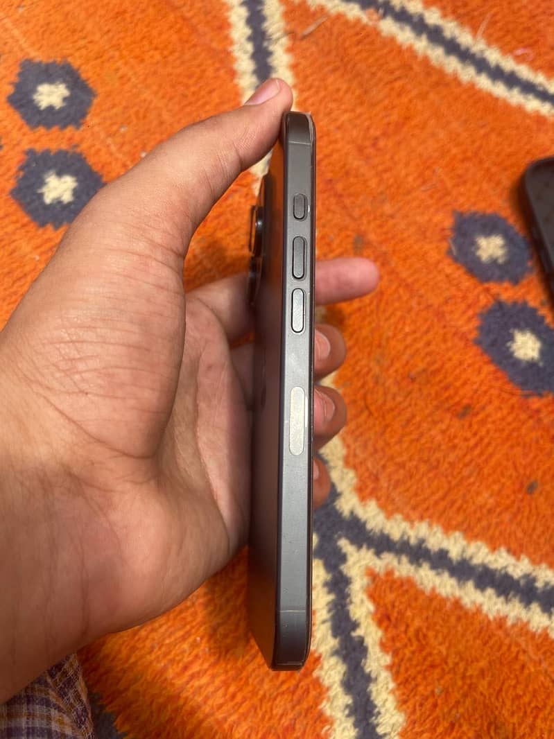 Apple iPhone 16 Pro 5