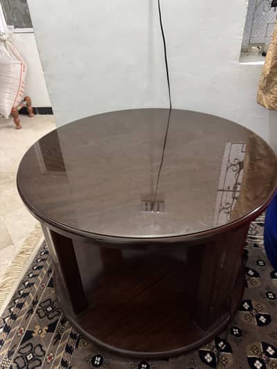 Coffee table/ dining table big size new condition